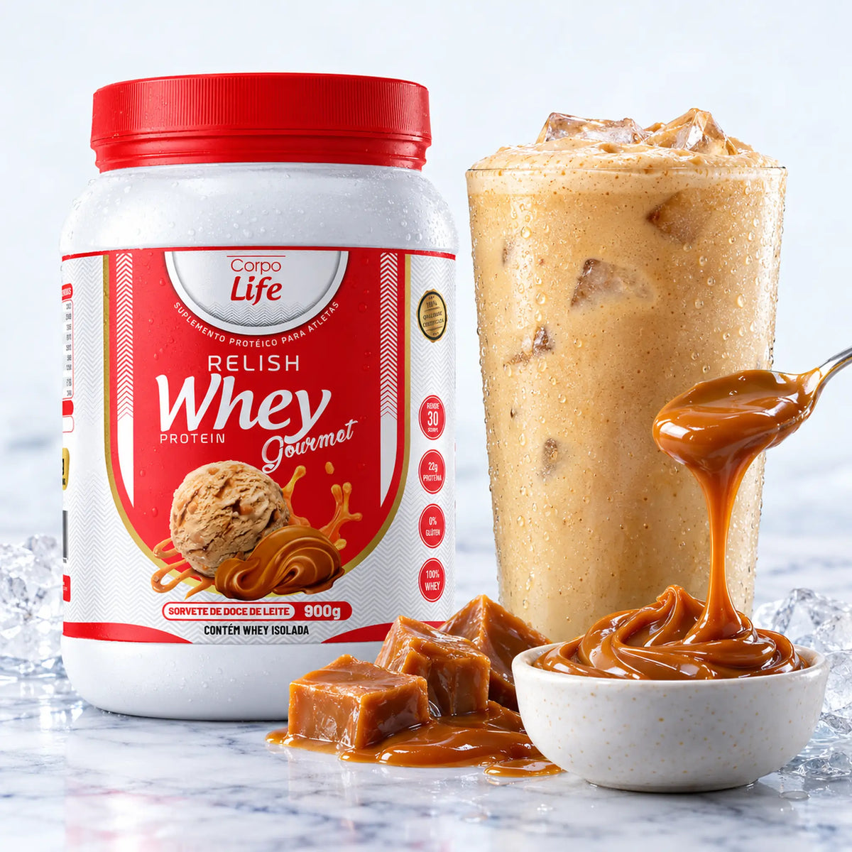Pote de Relish Whey sabor Doce de Leite ao lado de shake gelado com doce de leite cremoso